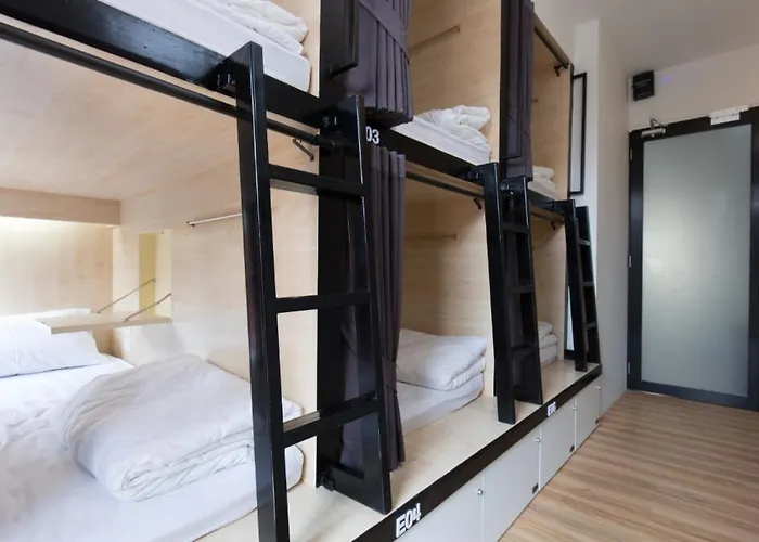 Hostel Lamurr Sukhumvit 41 *