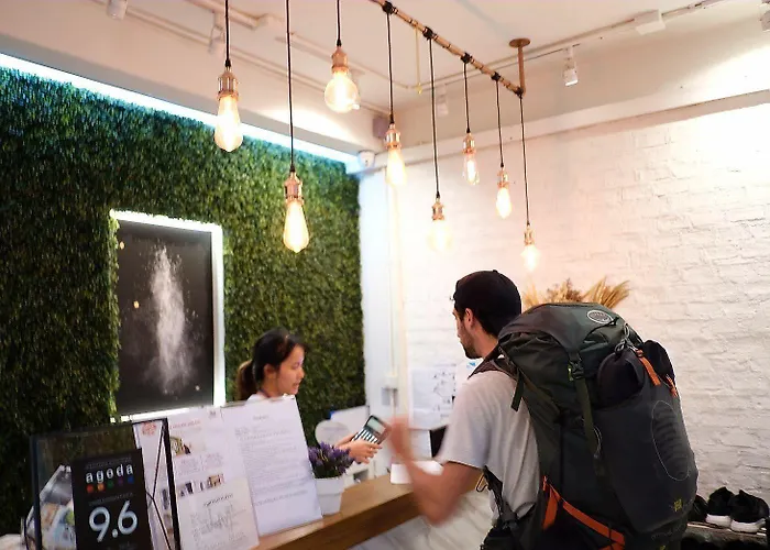 Hostel Lamurr Sukhumvit 41 *