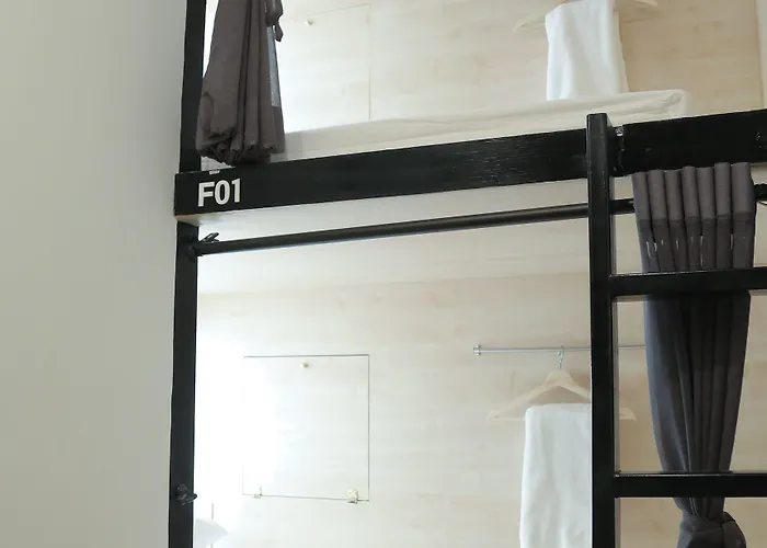 Lamurr Sukhumvit 41 Hostel