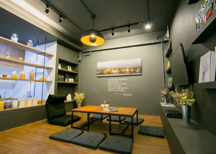 Lamurr Sukhumvit 41 Hostel